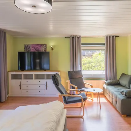 Marienkaefer - Ruhe Am Stadtrand וארן